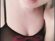 非常会玩的大奶子女主播炮机加点风油精爽飞了据说还会编排新节目