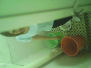 房东出租屋浴室偷放摄像头偷窥年轻女租客洗澡