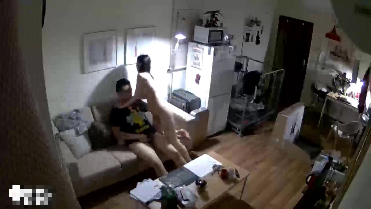 国产自拍小电影我的动漫公司老板是个SM性瘾者喜欢带不同类型的美女回家玩