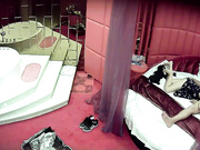 七夕情人节偷拍！样子很挫的肥哥也操到一个长发小女友 扛起双腿爆操好像无套内射妹子说老公你好厉害啊