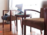 土豪摄影师酒店高价约啪身材样貌很不错的三线美女嫩模,边操边拍,真变态用震动棒把美女玩的直颤抖,激烈.国语!