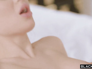 高质量黑丝女神奶子大屁股圆这身材挡不住一看就要操啪啪作品 丰满肉肉插入猛烈搞穴受不了要肾虚啊720P高清