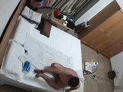 居家网络摄像头被黑TP恩爱有情调中年夫妻过性生活骚妻特意穿上网上新买的蕾丝情趣装69口交毒龙玩的快活