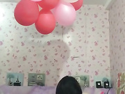 骚气人妖穿着网袜约炮男的JJ太大不敢让插只好相互打飞机