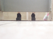 潜入某高校女厕偷拍3个高颜值的妹子嘘嘘1080P高清无水印