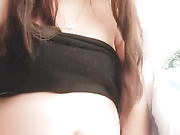 怀孕的小嫂子颜值颇高，与大哥一起露脸直播，肚子很大乳晕很深给大哥口交，被大哥捏奶子吃玩逼，精彩不要错过