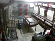 黑客破解商业街老银铺首饰店监控偷拍老板娘和老公一块看黄色电影嗨起在小长凳来一炮