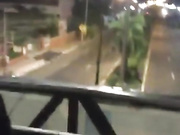 颠覆你认知喜欢刺激的高颜值模特美女高层性感露出高速开车俯身口交夜晚人行天桥啪啪 雨天路边车震