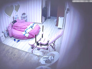 专业情趣炮房中年大叔约会单位财务部会计少妇很骚主动躺炮椅上让男人舔逼双手抓奶下面猛力输出连干2回合