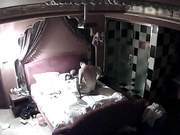 情趣酒店投影房偷拍貌似纪念特别日子的情侣鲜花气球铺床换上情趣内衣做爱帅哥越战越猛