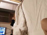 有特殊癖好喜欢搞学生妹的秃顶中年大叔老刘和样子很闷骚师范眼镜妹开房