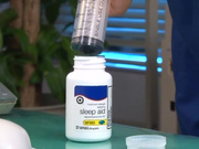 巨乳美女晚上加班被清洁工下迷药