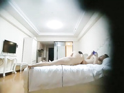 威哥全国探花约了个背带裤苗条妹子，69姿势口交侧入抽插猛操搞完按摩_ev