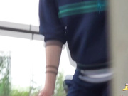 盗站最新户外拍清纯校服学生妹放学后发骚自行车座磨蹭阴部感觉不过瘾找个没人地脱光下体使劲抠高潮喷水