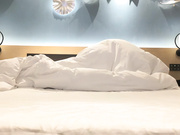 小宝寻花约了个黑衣妹子啪啪，舌吻摸奶调情抬腿侧入抽插猛操 (2)_ev