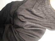 现在的学生不得了,放学不回家直接和男朋友开房,校服裤子是松筋的,一拉就扒下来了,露出了鲜嫩多汁的嫩鲍鱼