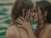 Vixen呈献：小保姆Kimmy Granger与好闺蜜Sydney Cole一同服侍男主人