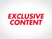 令人惊叹的蓝眼睛的宝贝南希绑定到她的情人的欲望