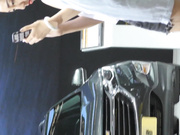 【全網首發】【廁拍小酌】車展上短褲模特絲襪小姐姐，腿又直又長身材苗條的，忍不住趁她上廁所闖入拍下了她的美鮑魚～高清原版無水印