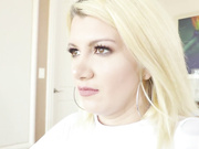 大黑吊操金发妞后庭猛烈深插恨不得把蛋蛋塞进去