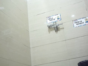 商场厕拍系列25 大阴唇妹子擦逼的动作很性感