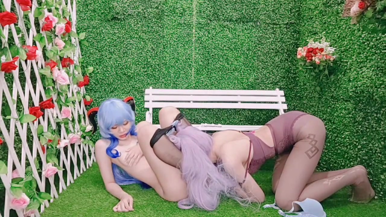 极品双女神惊现COS原神甘雨超唯美来袭