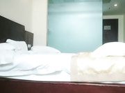 约炮少妇两千块做她的男人金钱面前裸体求操