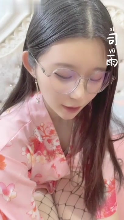 司语女神和服装爆草颜射