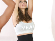 健身课后的健身室出汗的性爱