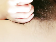 年轻气质女友朵朵和包皮小男友口交很小心翼翼