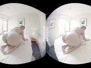 Marina's Spectacular Orgasm in Virtual Reality