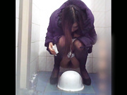 厕所偷拍黑丝高跟极品美女