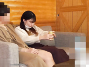 现役护理师穿着工作服自拍性爱。刚毛小穴大量中出