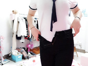 清纯姐姐穿上校服喊着好想要好想要 嗯~啊~嗯