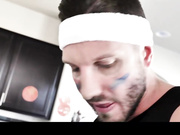 麦尔夫-米尔夫在篮球比赛中和丈夫的朋友做爱