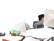 秘书引诱她的老板并用面部口交肛门交合