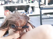 娇小美女米拉粉嫩淫穴掰逼扶屌侧入打桩02