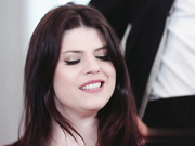 马尾辫少女口交黑鸡巴玩弄侧入肛交打桩